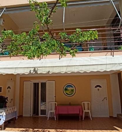 Villa Family Bitri Piqeras Exterior photo